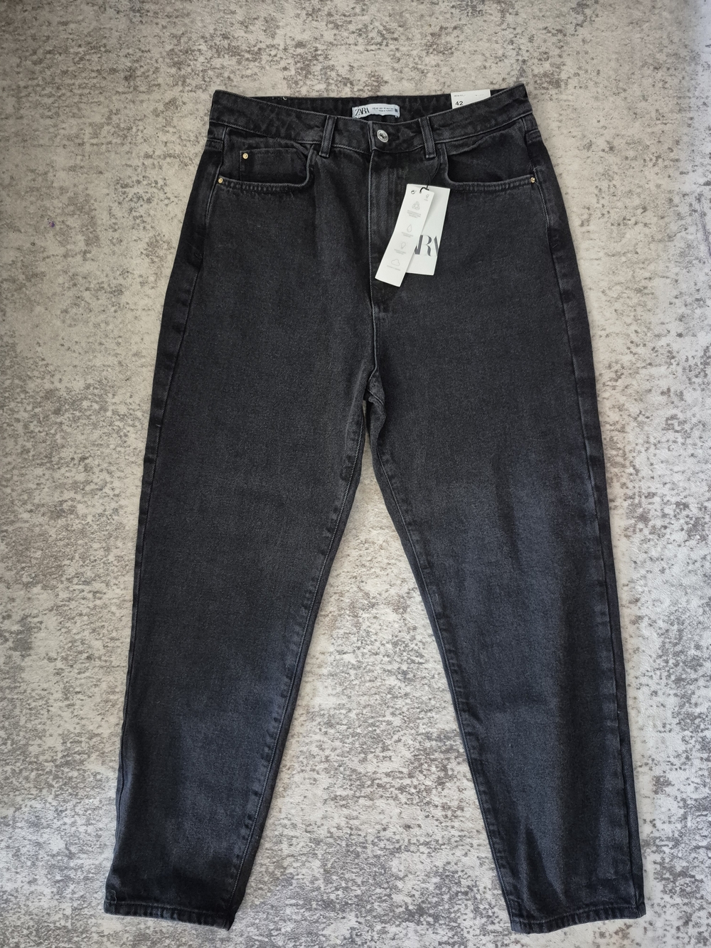 ZARA High-Rise Black Washed Mom Jeans